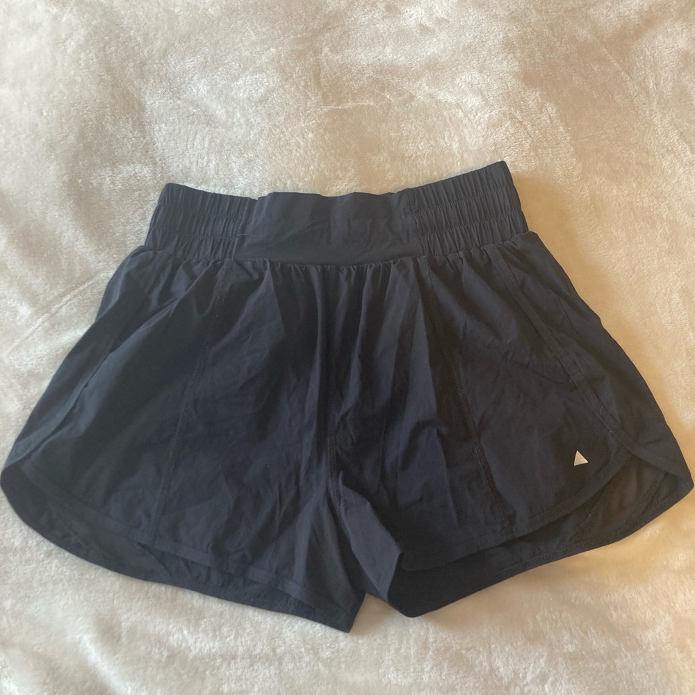 Balance Athletica Breeze shorts